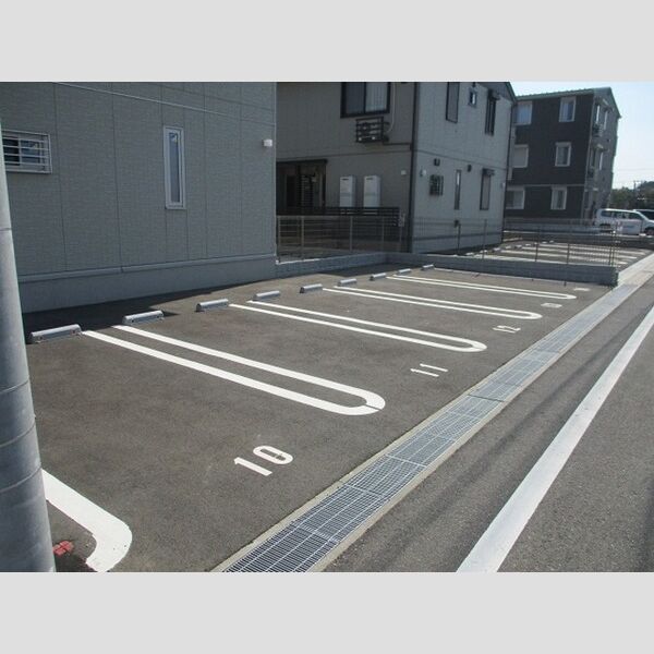 駐車場 (駐車場)