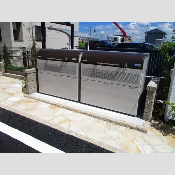 現地周辺 (ゴミストッカー)