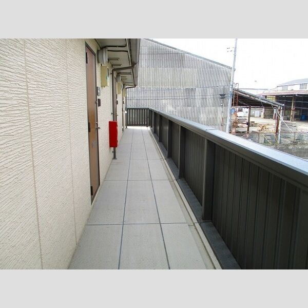 エントランス (玄関前通路)