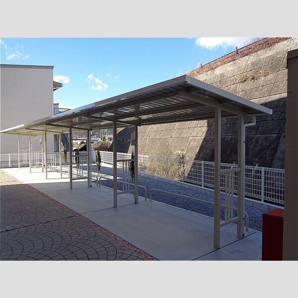 現地周辺 (駐輪場)