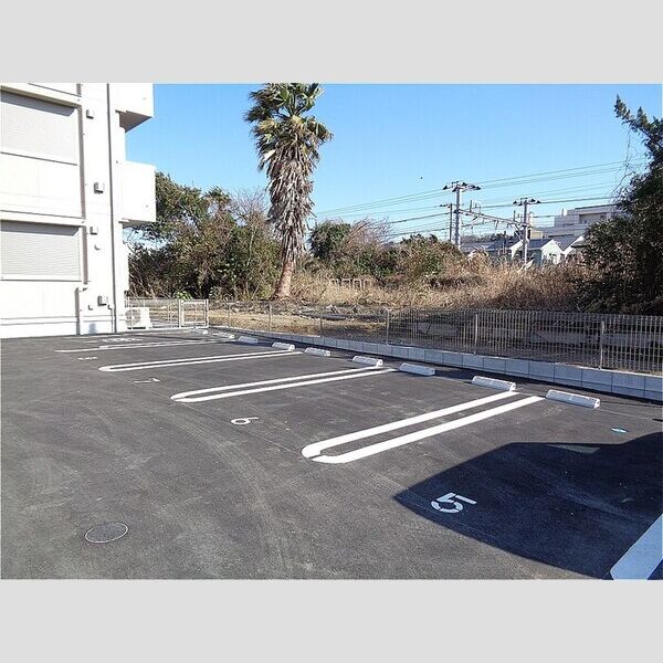 駐車場 (駐車場)