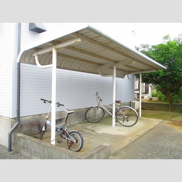 現地周辺 (駐輪場)