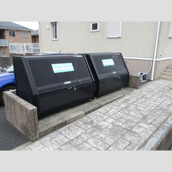 現地周辺 (ゴミストッカー)