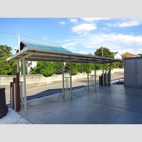 現地周辺 (駐輪場)