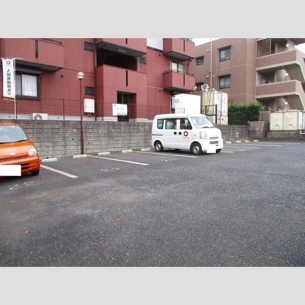 駐車場 (駐車場)