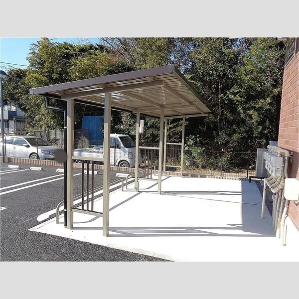 現地周辺 (駐輪場)