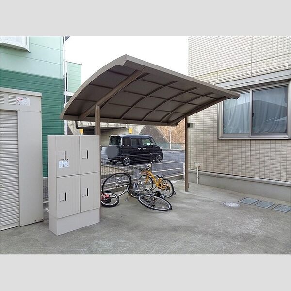 現地周辺 (駐輪場)