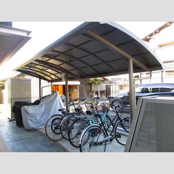 現地周辺 (駐輪場)