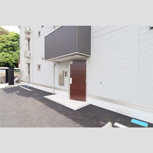 エントランス (エントランス)