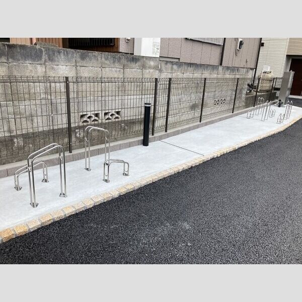 現地周辺 (駐輪場)