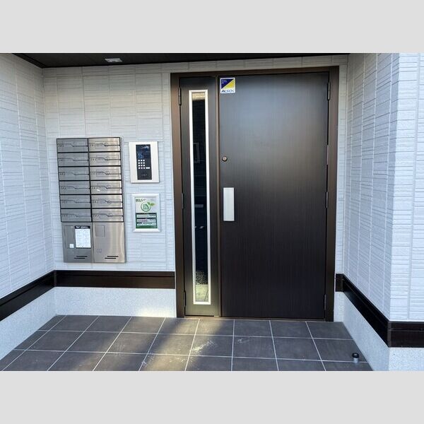 エントランス (エントランス)