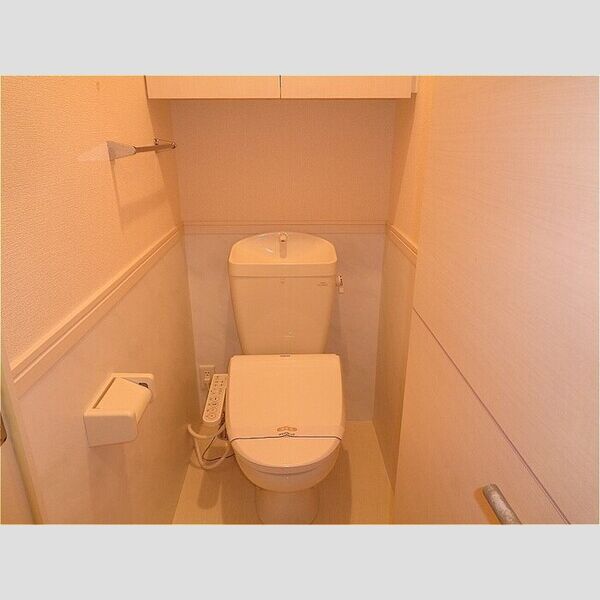 トイレ (温水洗浄暖房便座)