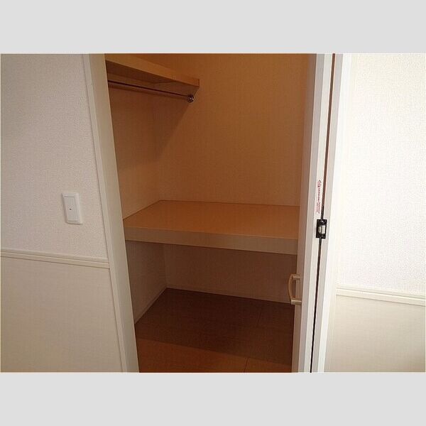 収納 (ウォークインクローゼット)