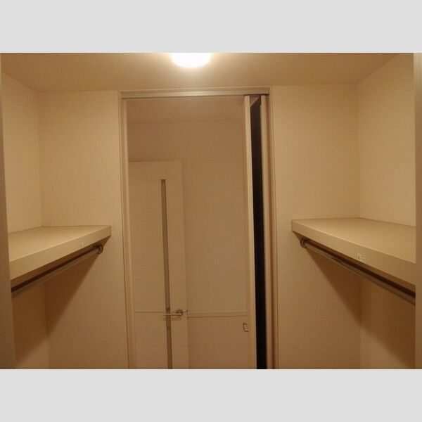 収納 (ウォークスルースクリーン)