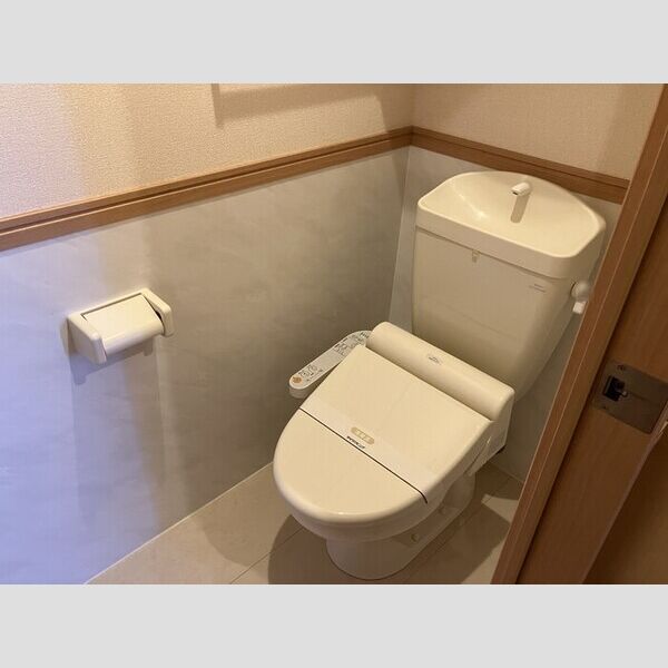 トイレ (温水洗浄暖房便座)