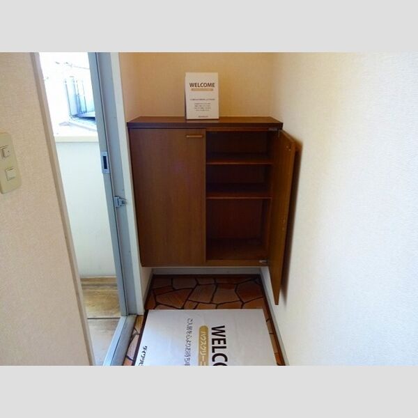 玄関 (シューズBOX)
