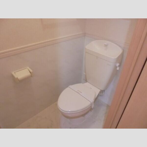 トイレ (トイレ)