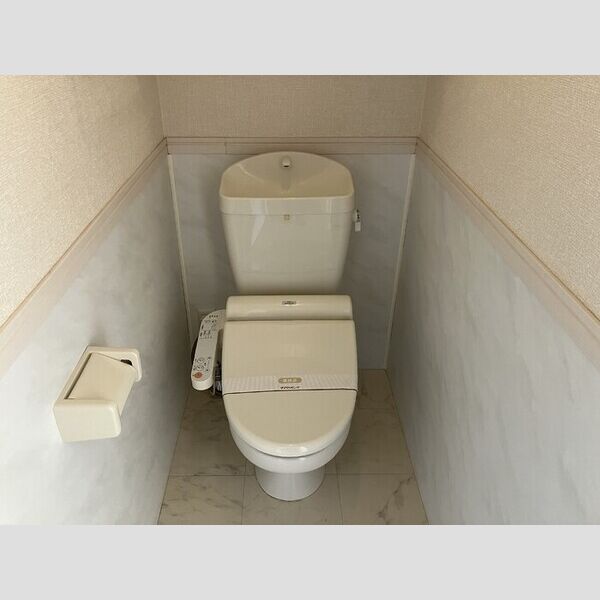 トイレ (温水洗浄暖房便座)