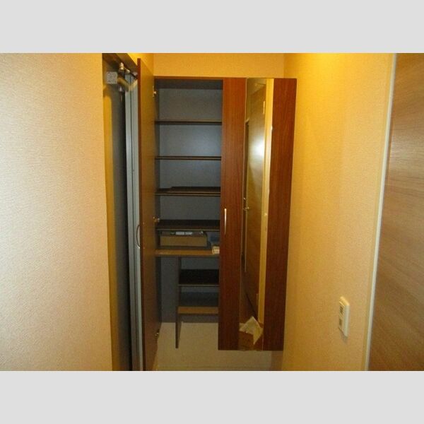 玄関 (シューズBOX)