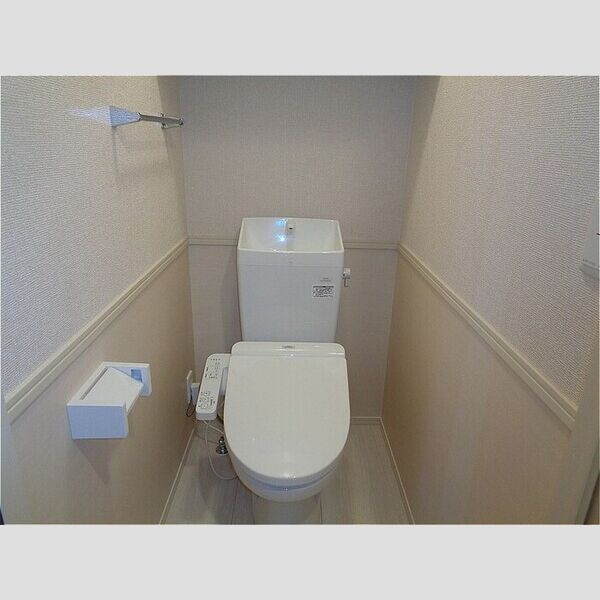 トイレ (温水洗浄暖房便座)