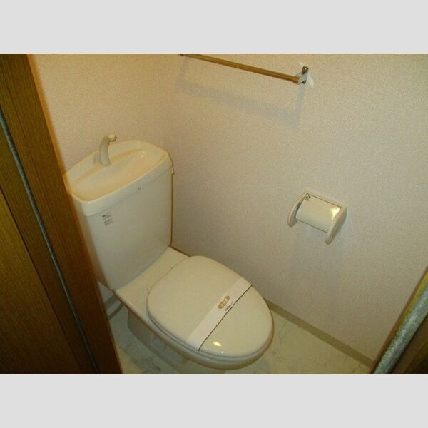 トイレ (トイレ)