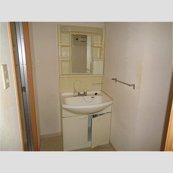 洗面所 (洗髪洗面化粧台)