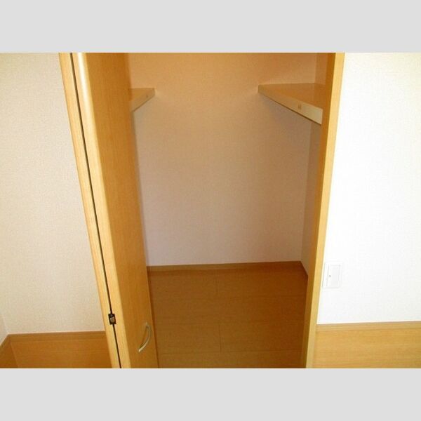 収納 (ウォークインクローゼット)