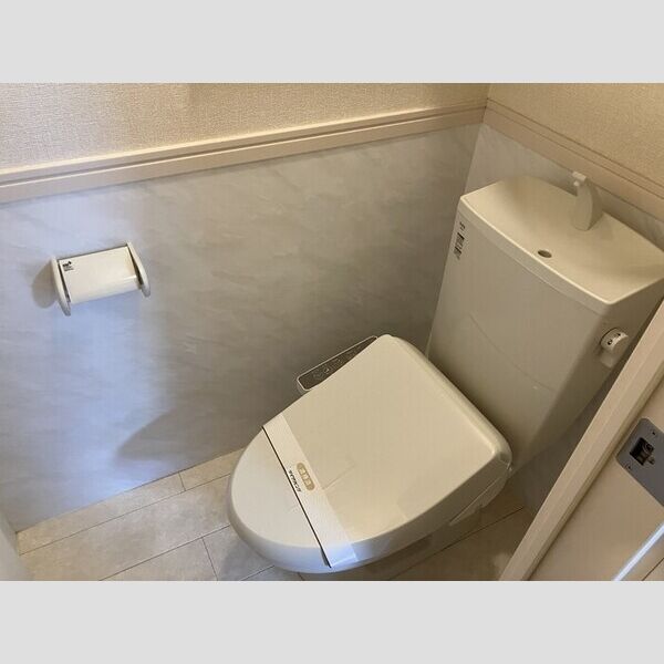 トイレ (温水洗浄暖房便座)
