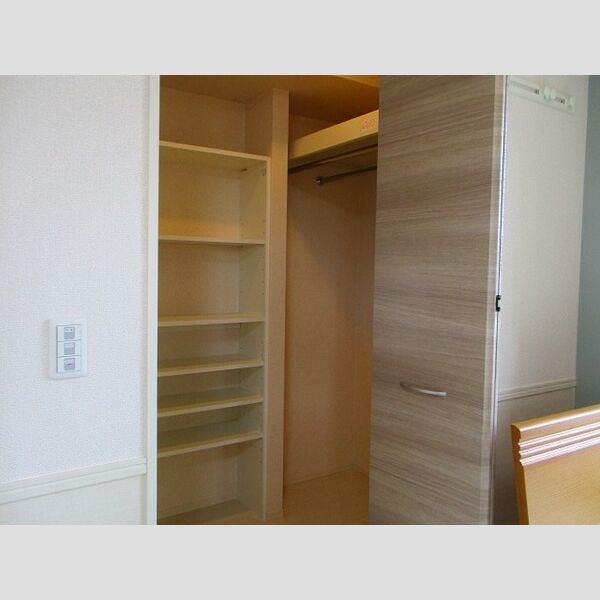 収納 (ウォークインクローゼット)