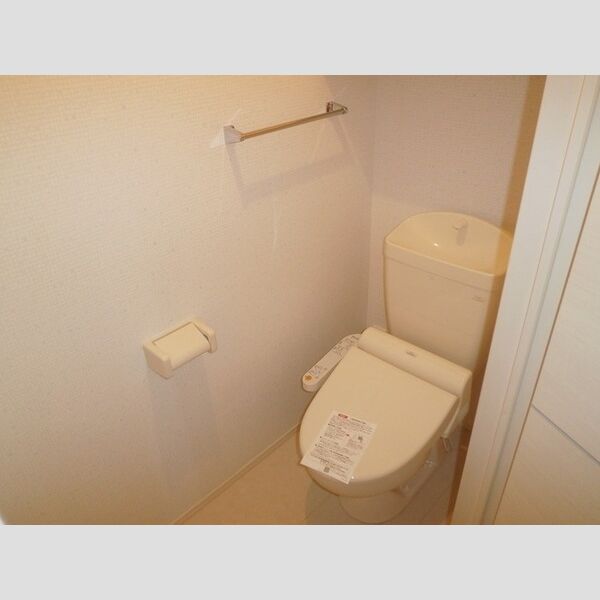 トイレ (温水洗浄暖房便座)