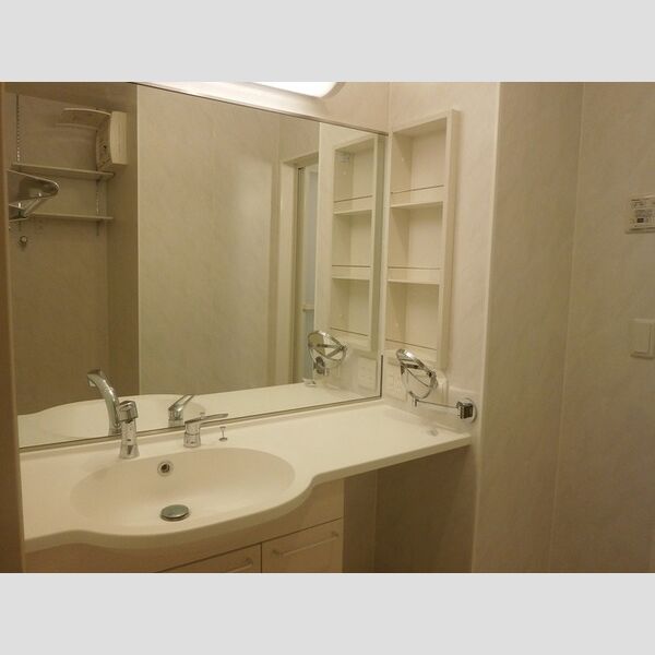 洗面所 (洗髪洗面化粧台)