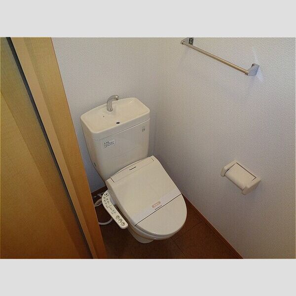 トイレ (温水洗浄暖房便座)