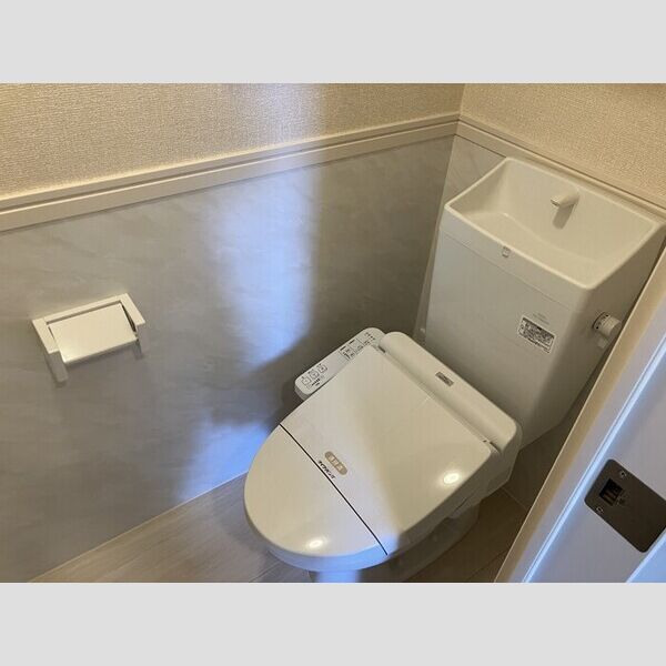 トイレ (温水洗浄暖房便座)