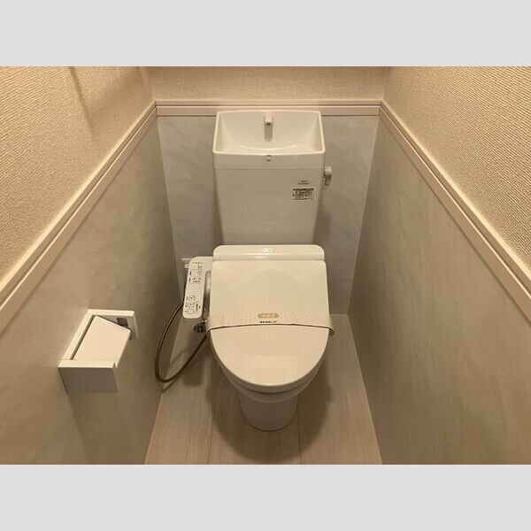 トイレ (温水洗浄暖房便座)