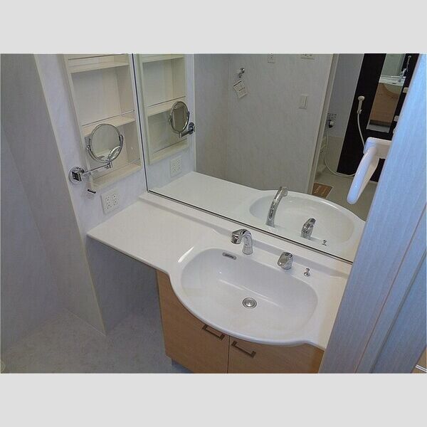 洗面所 (洗髪洗面化粧台)