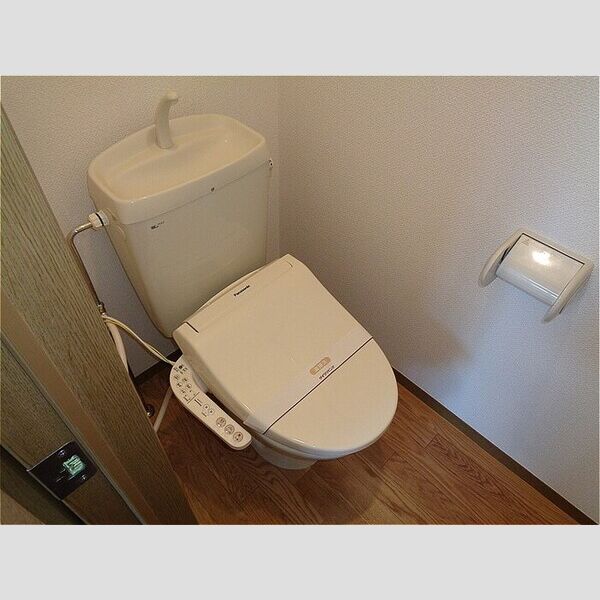 トイレ (温水洗浄暖房便座)