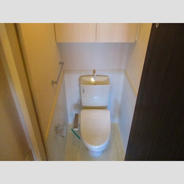 トイレ (温水洗浄暖房便座)