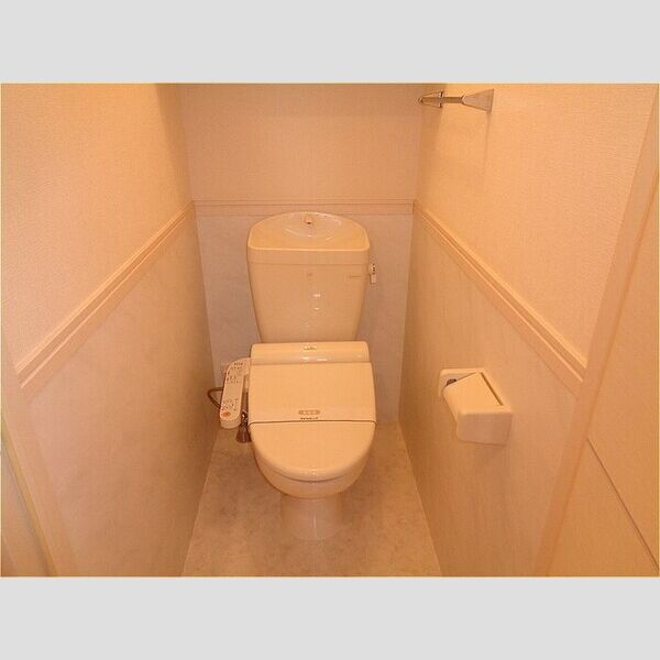 トイレ (温水洗浄暖房便座)