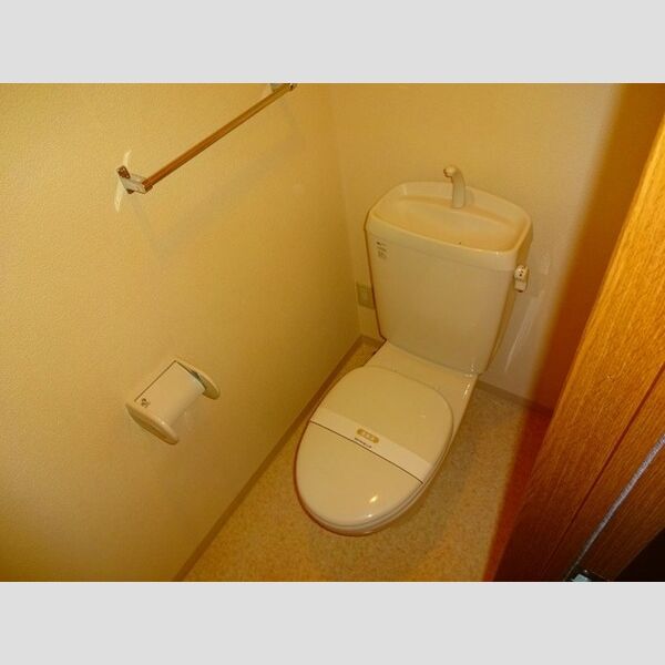 トイレ (トイレ)