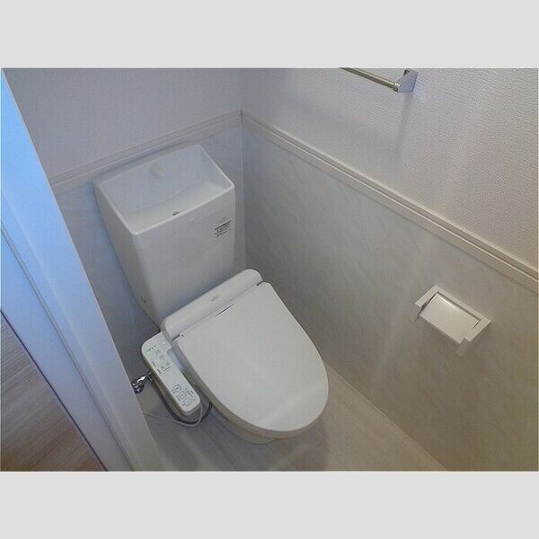トイレ (温水洗浄暖房便座)