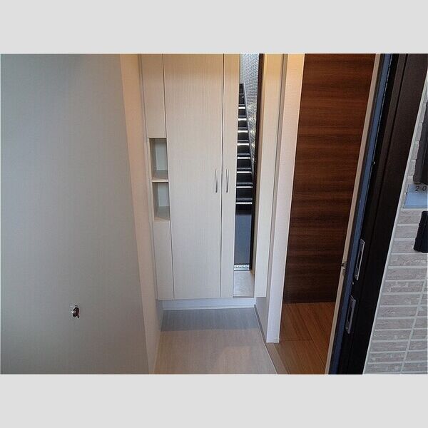 玄関 (シューズBOX)