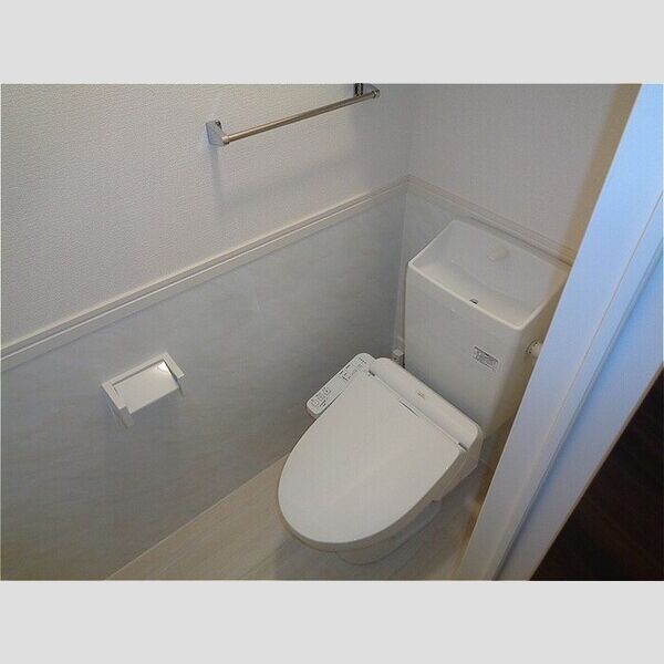 トイレ (温水洗浄暖房便座)