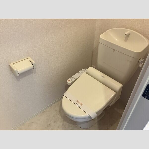 トイレ (温水洗浄暖房便座)