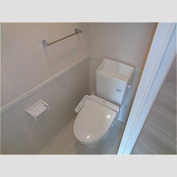 トイレ (温水洗浄暖房便座)