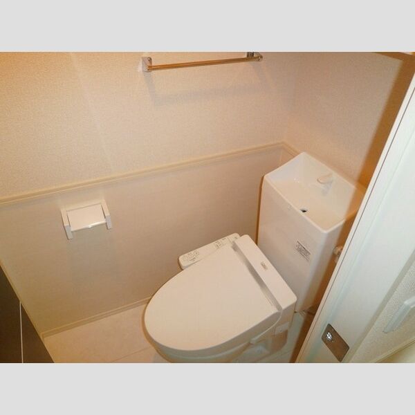 トイレ (温水洗浄暖房便座)