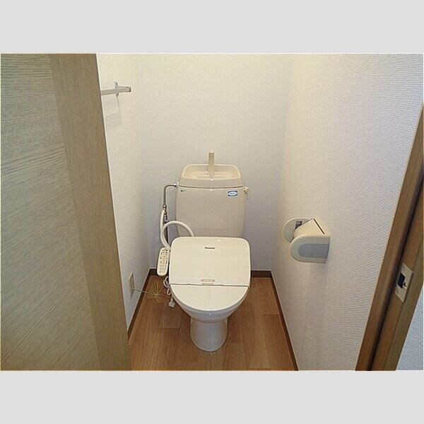 トイレ (温水洗浄暖房便座)