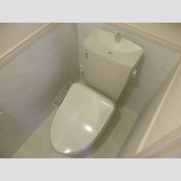 トイレ (温水洗浄暖房便座)
