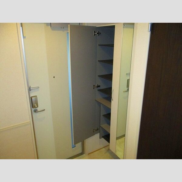 玄関 (シューズBOX)