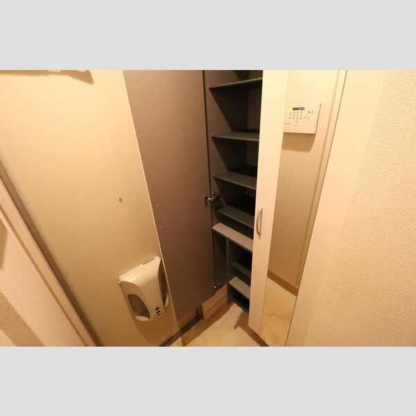 玄関 (シューズボックス)