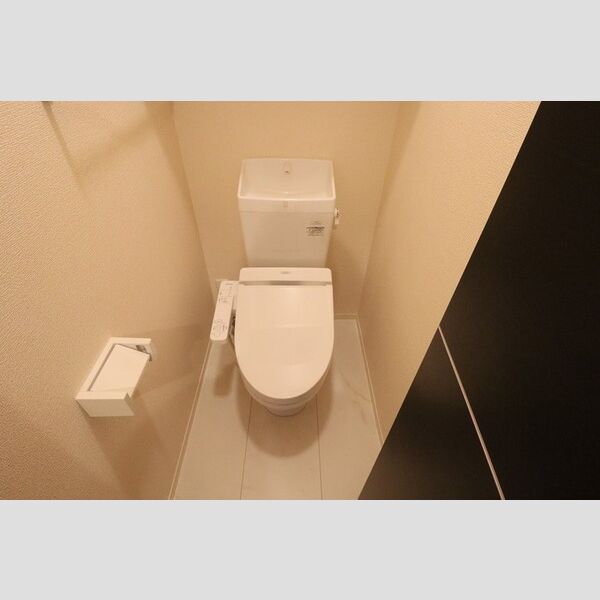 トイレ (温水洗浄暖房便座)